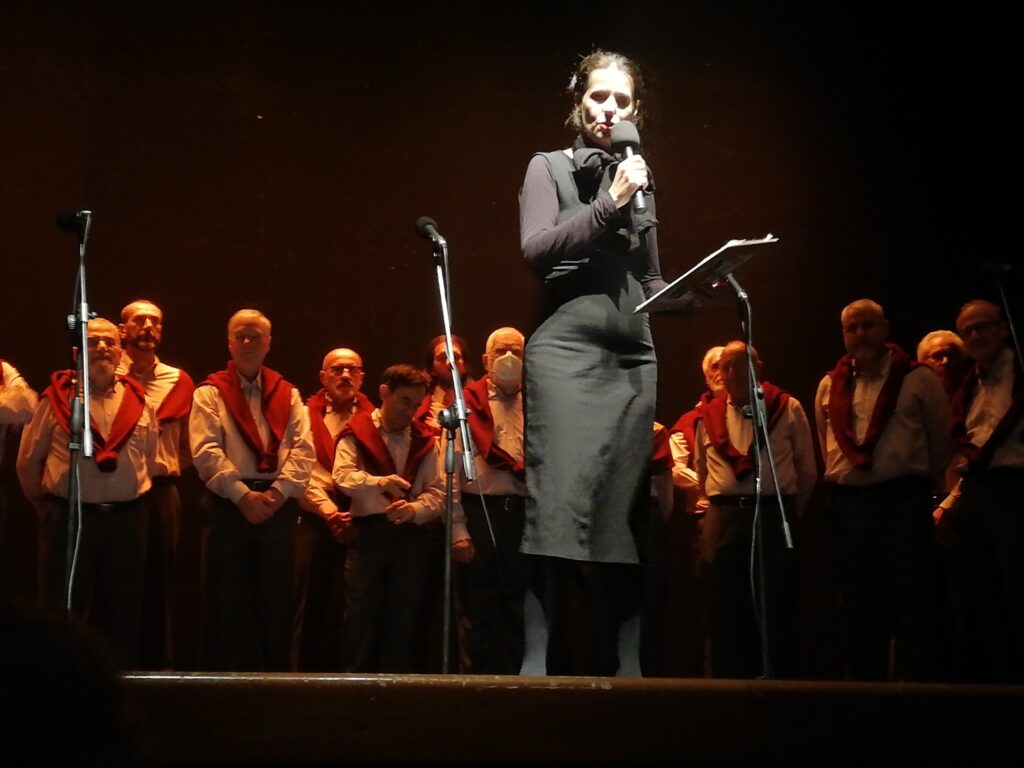 Gran Finale Al Teatro Puccini Per Parole E Suoni Della Tradizione La Compagnia Delle Seggiole